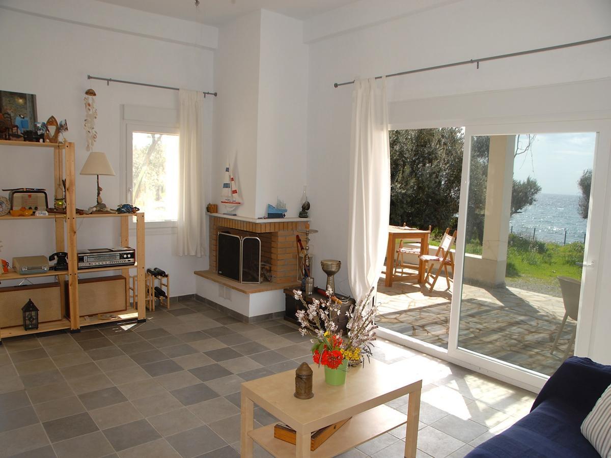 Melinda Holiday House Plomari Room photo